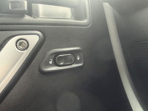 Used 2013 Jeep Wrangler Unlimited Sahara image 23