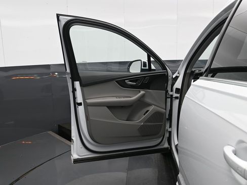Used 2023 Audi Q7 3.0T Prestige image 8
