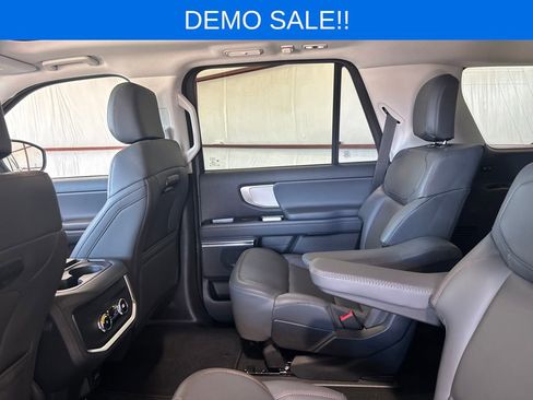 New 2025 Ford Expedition Active image 10