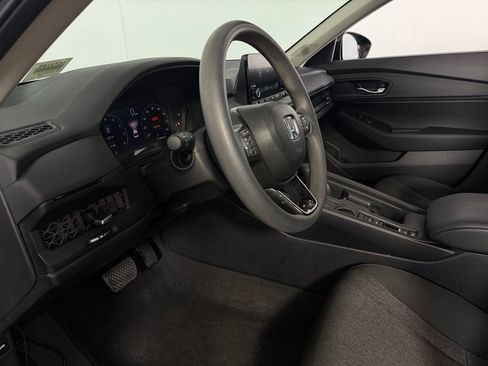Used 2025 Honda Accord SE image 19