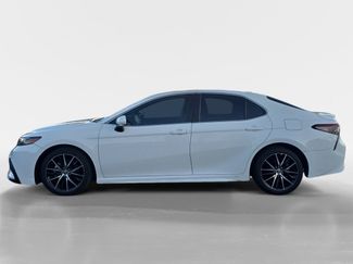 Used 2022 Toyota Camry SE video 2