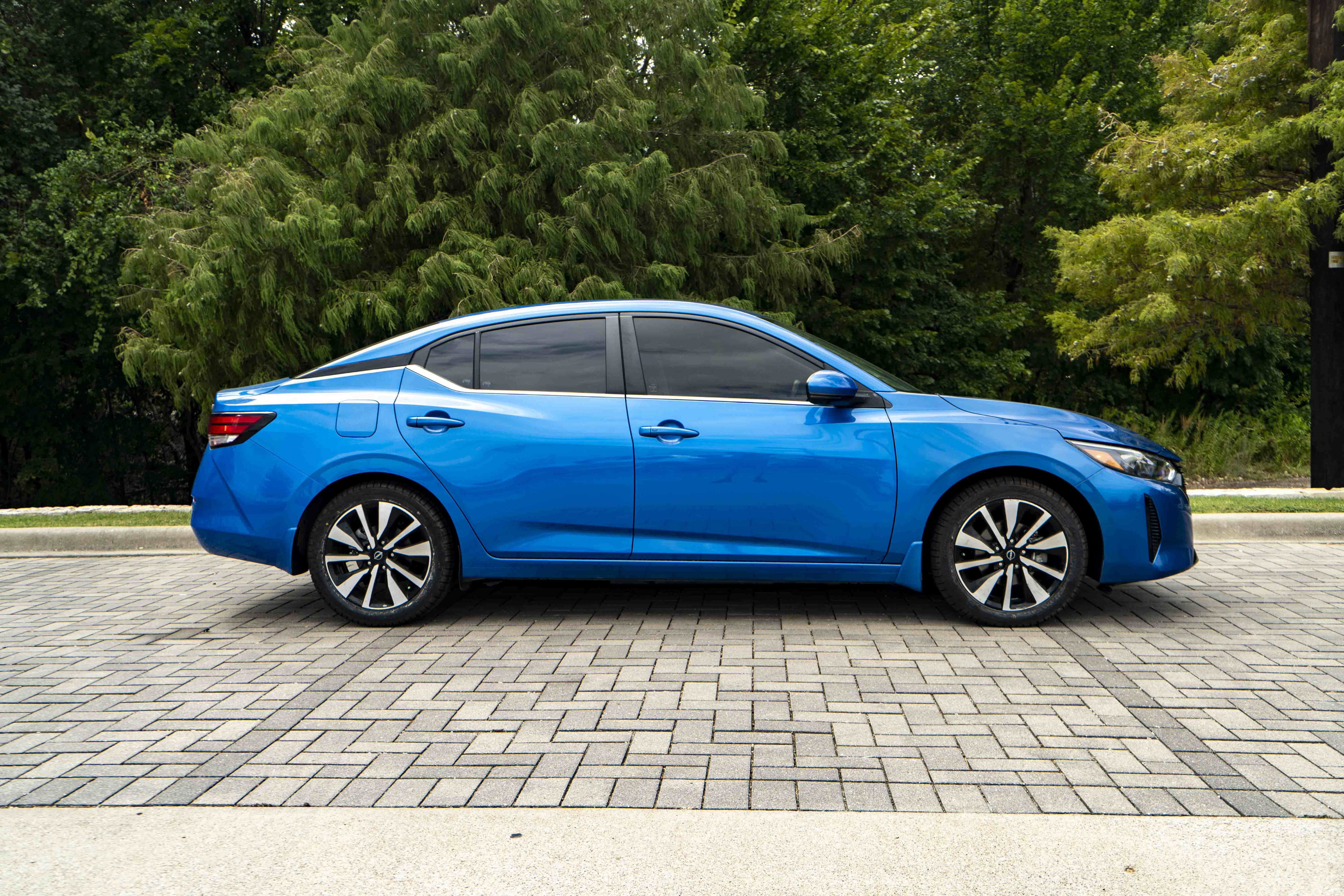 Used 2024 Nissan Sentra SV w/ SV Premium Package FWD image 10