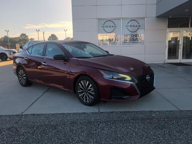 Certified 2025 Nissan Altima 2.5 SV FWD image 1