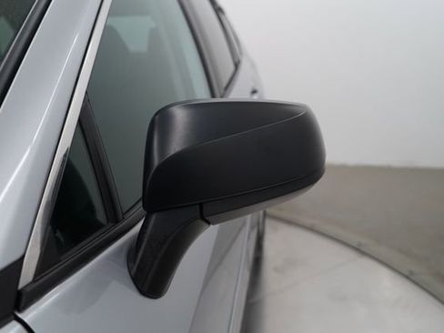 Used 2022 Toyota RAV4 LE image 72