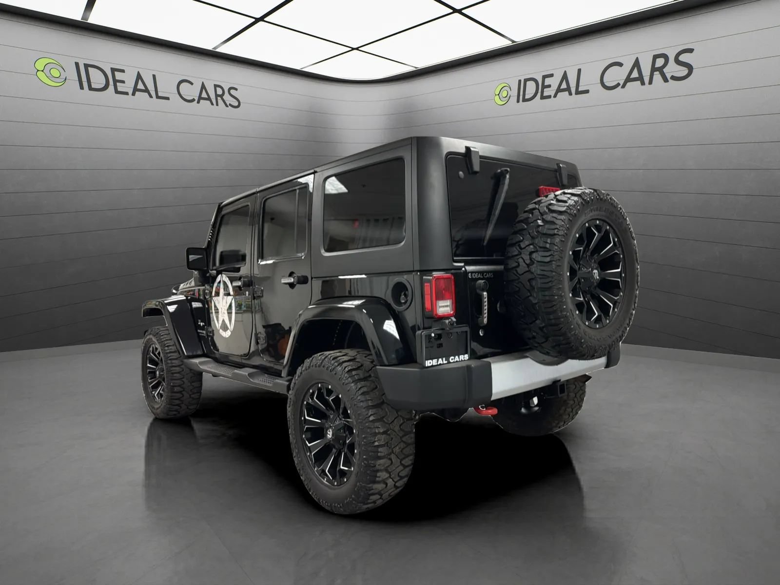 Used 2018 Jeep Wrangler Unlimited Sahara w/ Connectivity Group AWD/4WD image 7