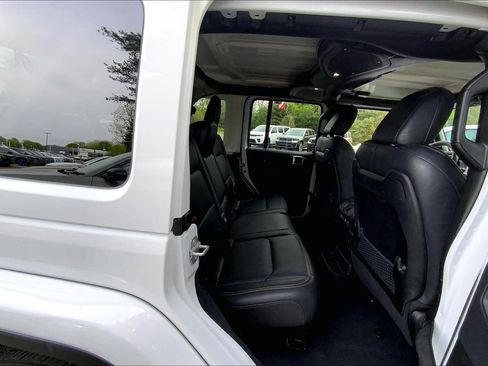 Certified 2024 Jeep Wrangler Unlimited Sahara AWD/4WD image 15