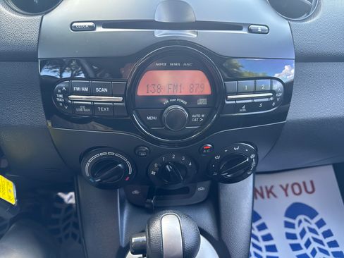 Used 2014 MAZDA MAZDA2 Sport FWD image 21