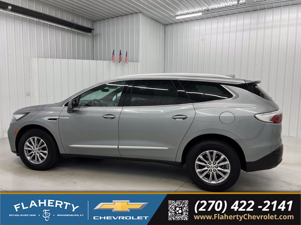 Used 2023 Buick Enclave Essence FWD image 5