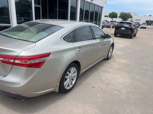 Used 2015 Toyota Avalon XLE FWD image 6