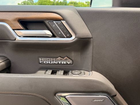 Used 2024 Chevrolet Silverado 1500 High Country w/ High Country Premium Package AWD/4WD image 8