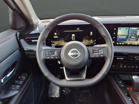 New 2026 Nissan Kicks SR w/ Cold Weather Package image 17