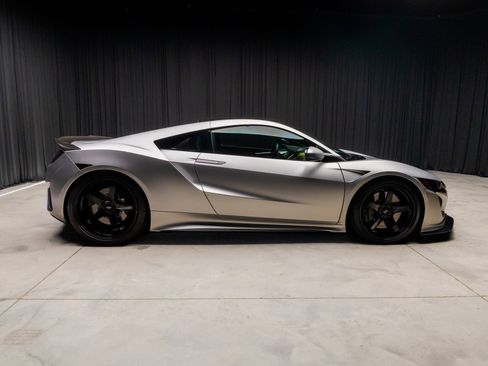 Used 2017 Acura NSX image 14