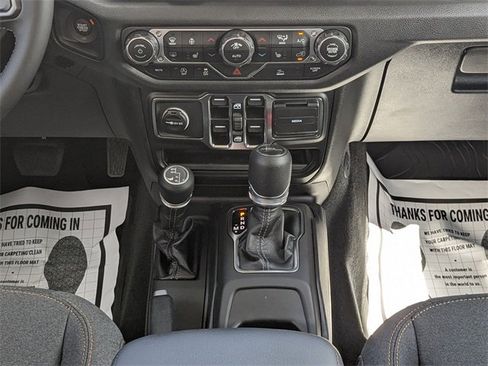 New 2025 Jeep Gladiator Sport image 18