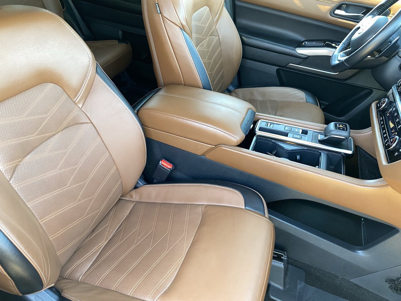 Certified 2023 Nissan Pathfinder Platinum w/ Cargo Package FWD image 11