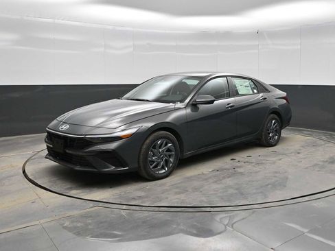 New 2026 Hyundai Elantra Blue image 4