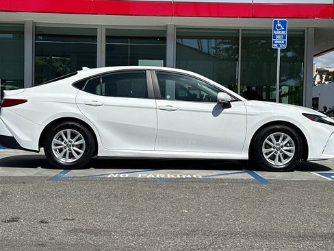 Certified 2025 Toyota Camry LE FWD image 3