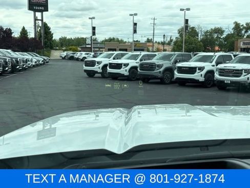 Used 2022 GMC Sierra 3500 Denali w/ Denali Ultimate Package AWD/4WD image 26