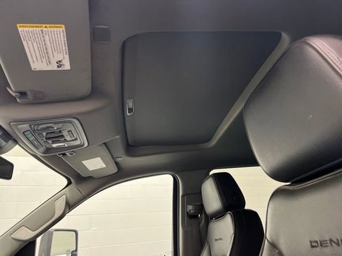 Used 2024 GMC Sierra 2500 Denali image 13