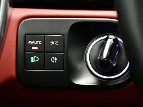 Used 2023 Porsche Cayenne Platinum Edition image 26