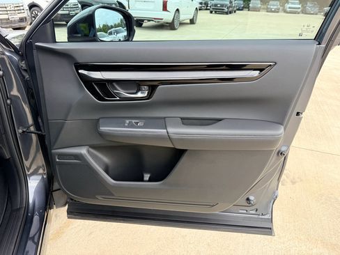 Used 2025 Honda CR-V EX-L image 11