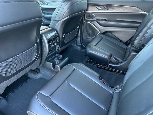 New 2026 Jeep Grand Cherokee L Limited AWD/4WD image 11