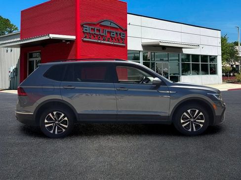 Used 2022 Volkswagen Tiguan S FWD image 6