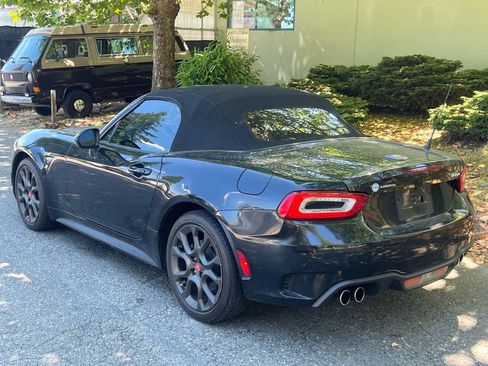 Used 2017 FIAT 124 Spider Abarth RWD image 3