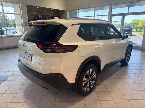 Used 2021 Nissan Rogue SV AWD/4WD image 12