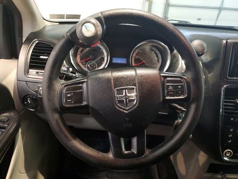Used 2014 Dodge Grand Caravan SXT image 18
