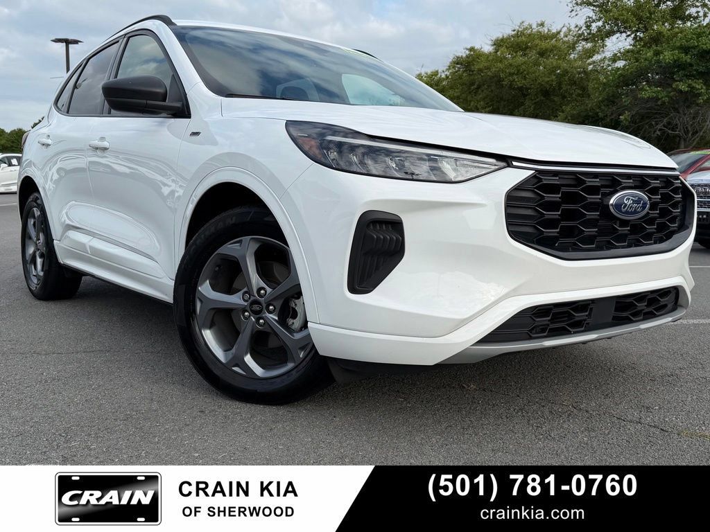 Used 2023 Ford Escape ST-Line w/ Tech Pack #1 FWD image 1