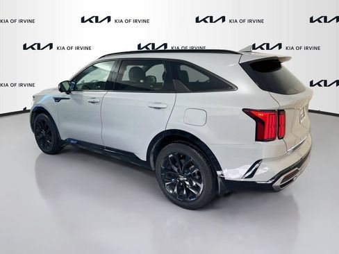 Certified 2022 Kia Sorento SX FWD image 6