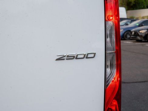 Used 2025 Mercedes-Benz Sprinter 2500 image 7