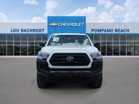 Used 2021 Toyota Tacoma SR AWD/4WD image 2