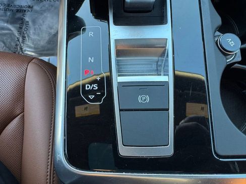 Used 2021 Audi Q8 Premium Plus image 29