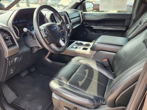 Used 2021 Ford Expedition XLT RWD image 3