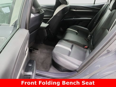 Used 2025 Toyota Camry SE image 28