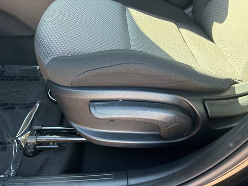 Certified 2025 Kia Soul LX FWD image 22