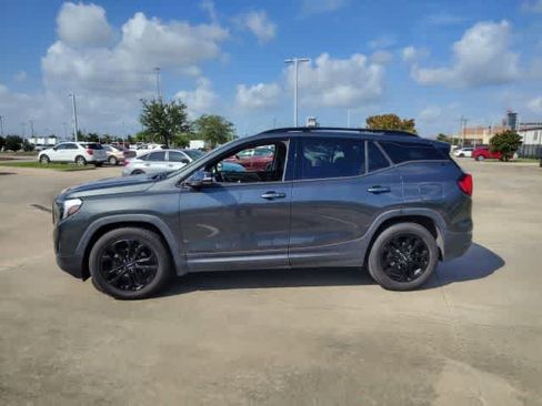 Used 2020 GMC Terrain SLT w/ Preferred Package FWD image 3