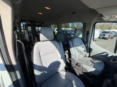 Used 2018 Ford Transit 150 XL image 36