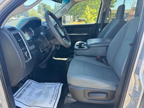Used 2017 RAM 2500 Tradesman w/ Chrome Appearance Group AWD/4WD image 5