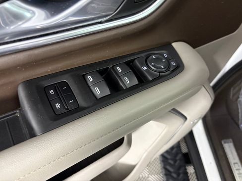 Used 2021 Chevrolet Tahoe Z71 w/ Rear Media and Nav Package AWD/4WD image 13