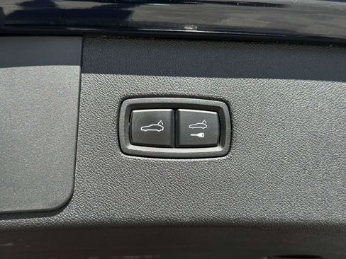 Used 2023 Porsche Cayenne Platinum Edition image 49