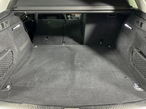 Used 2022 Audi Q5 e Premium w/ Convenience Package image 14