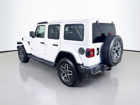 Used 2024 Jeep Wrangler Unlimited Sahara w/ Technology Group AWD/4WD image 10