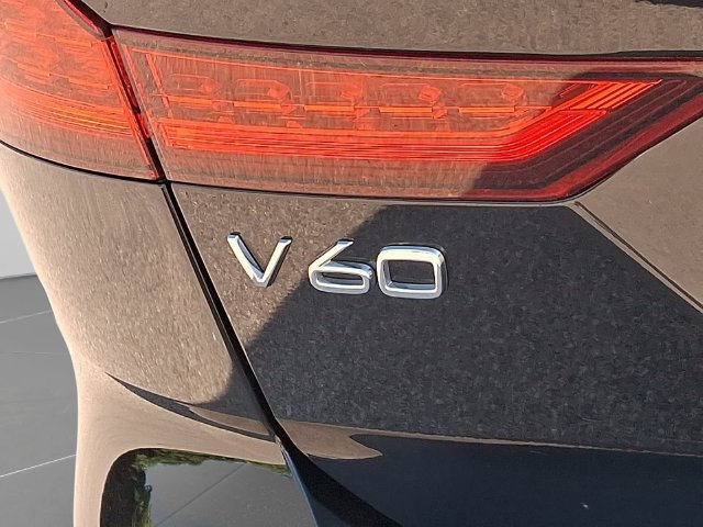 Used 2021 Volvo V60 T5 Cross Country AWD/4WD image 36