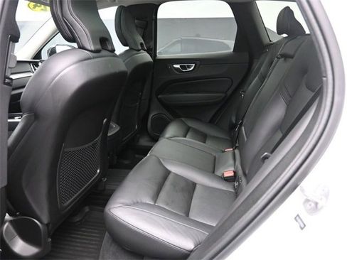 Certified 2024 Volvo XC60 B5 Core image 21