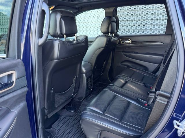 Used 2017 Jeep Grand Cherokee Overland AWD/4WD image 11