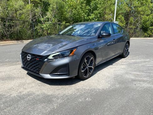 Certified 2024 Nissan Altima 2.5 SR FWD image 9
