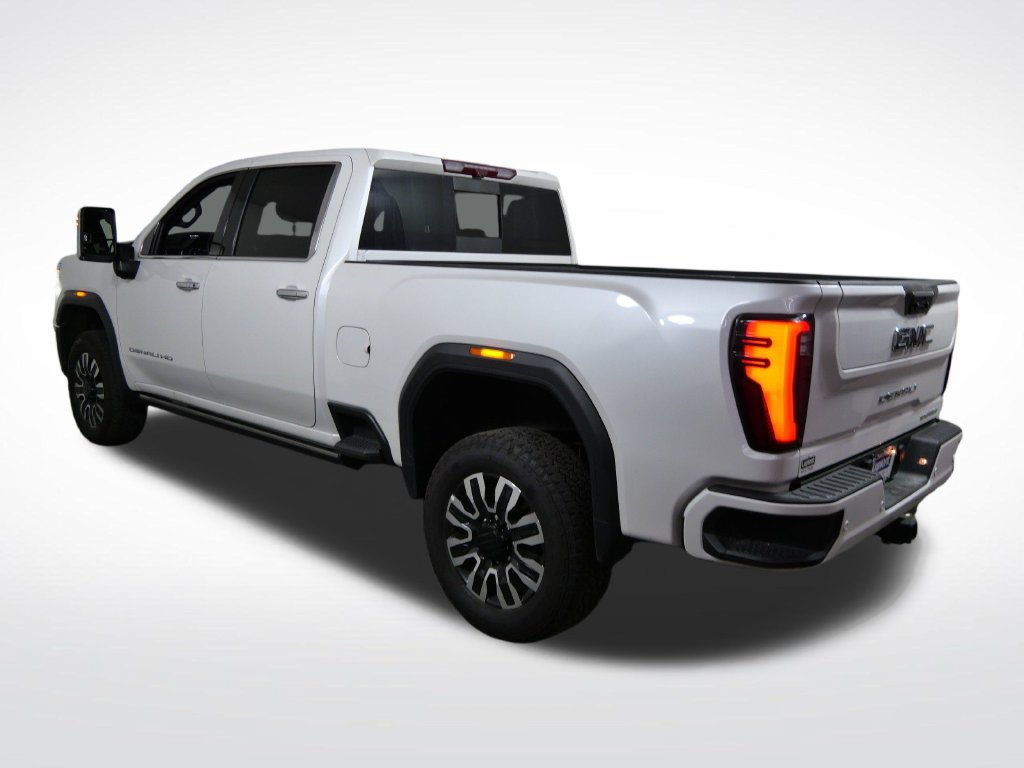 Used 2025 GMC Sierra 3500 Denali Ultimate AWD/4WD image 4