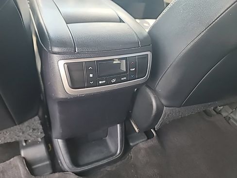 Used 2016 Toyota Highlander Plus AWD/4WD image 8